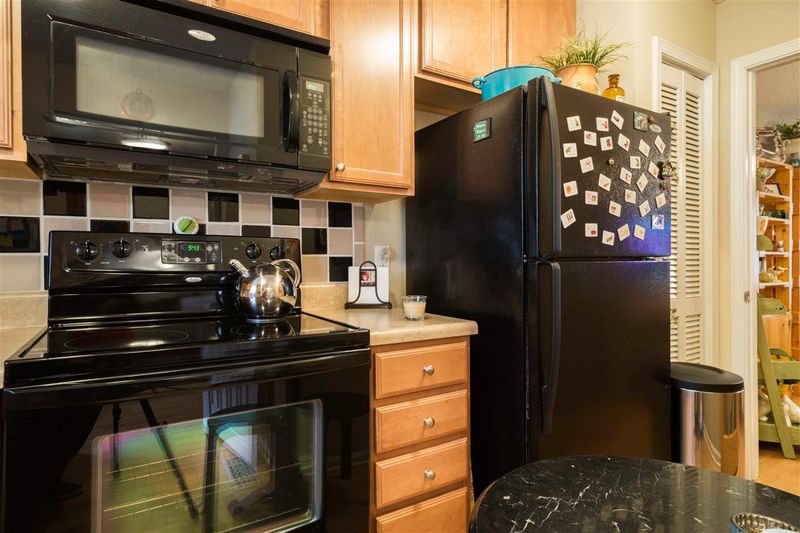 100 Westover Ct, Chapel Hill, NC 27514