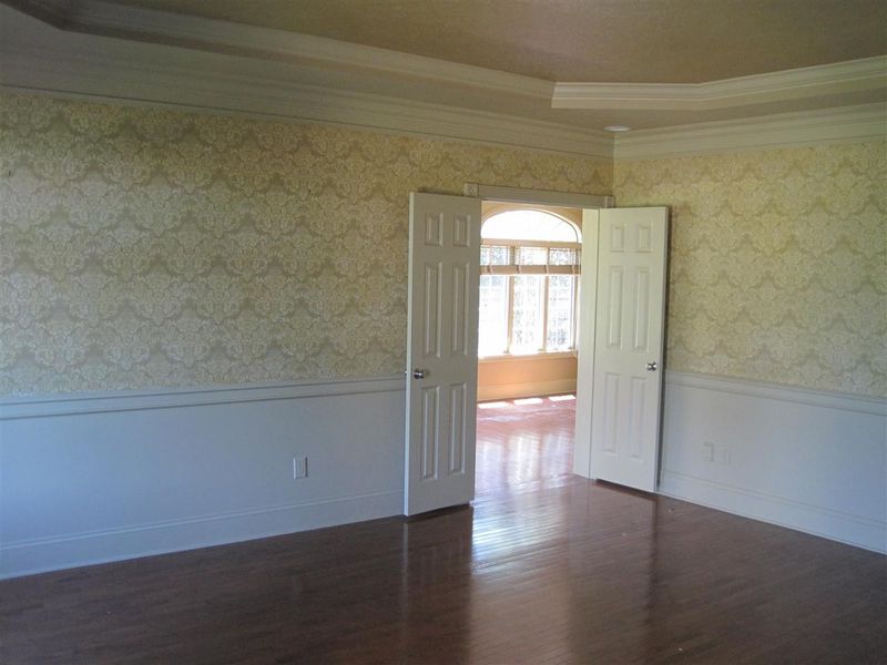 100 Whirlaway Ln, Chapel Hill, NC 27516