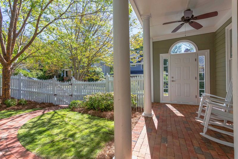 100 Winston Ridge Dr, Chapel Hill, NC 27516