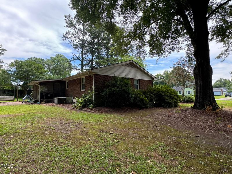100 Woodcroft Dr, Angier, NC 27501