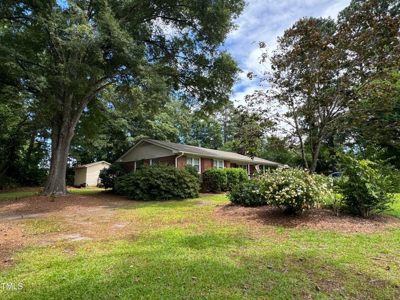 100 Woodcroft Dr, Angier, NC 27501
