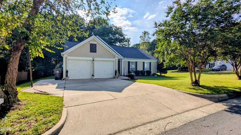 100 Yellow Jasmine Pa, Apex, NC 27502