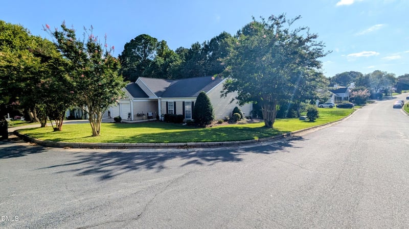 100 Yellow Jasmine Pa, Apex, NC 27502