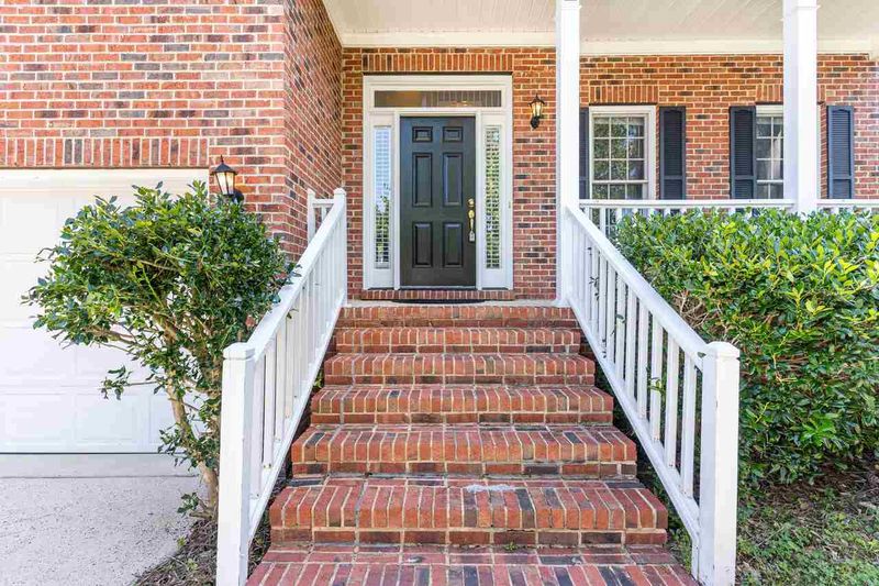 100 Yorkhill Dr, Cary, NC 27513