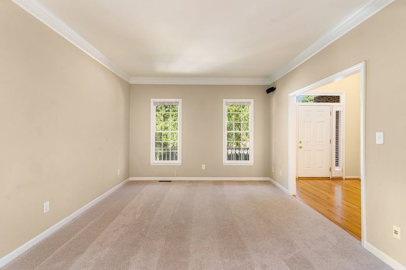 100 Yorkhill Dr, Cary, NC 27513