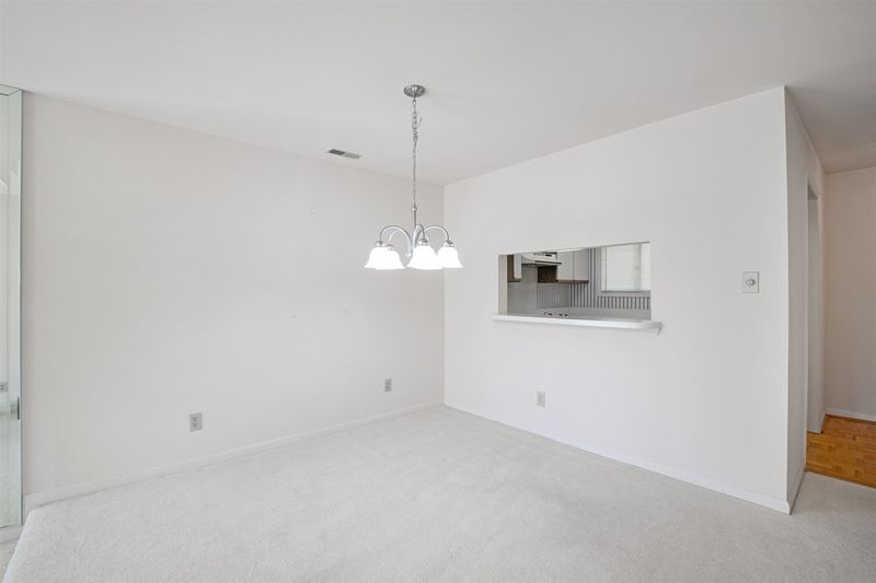 1000 Brighthurst Dr #303, Raleigh, NC 27605