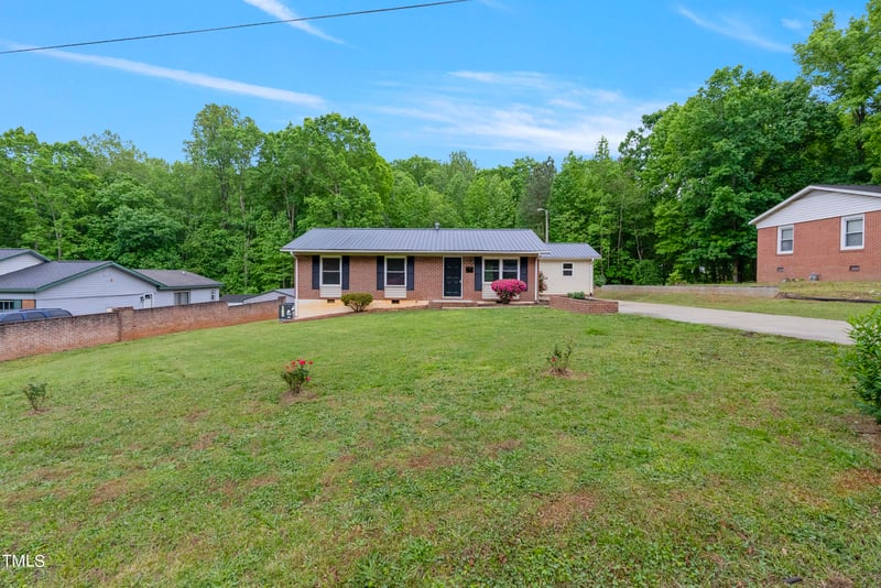 1000 Charlotte Ave, Sanford, NC 27330