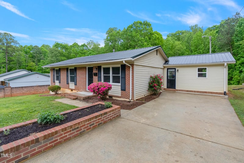 1000 Charlotte Ave, Sanford, NC 27330