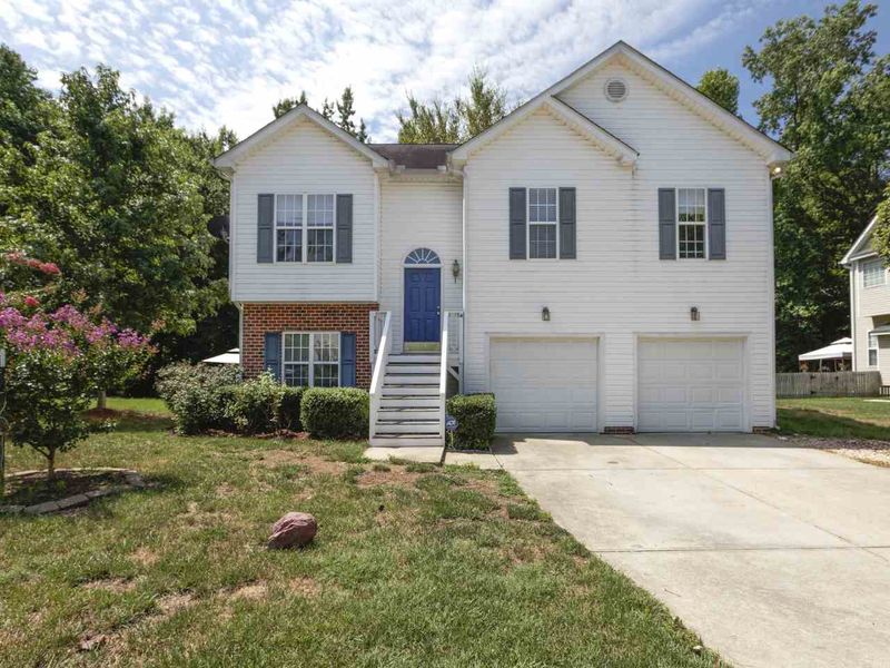 1000 Earp St, Holly Springs, NC 27540