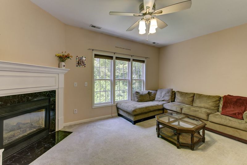 1000 Earp St, Holly Springs, NC 27540