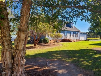 1000 High House Rd, Clinton, NC 28328