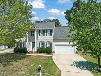 1000 Holly Meadow Dr, Holly Springs, NC 27540