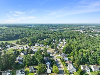 1000 Holly Meadow Dr, Holly Springs, NC 27540
