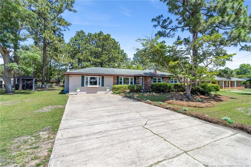 1000 Kaywood Dr, Fayetteville, NC 28311