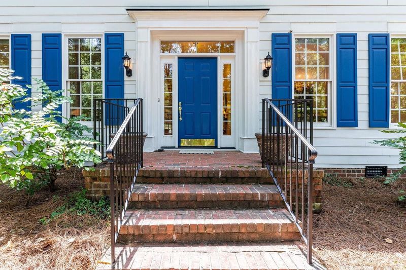1000 Pinehurst Dr, Chapel Hill, NC 27517