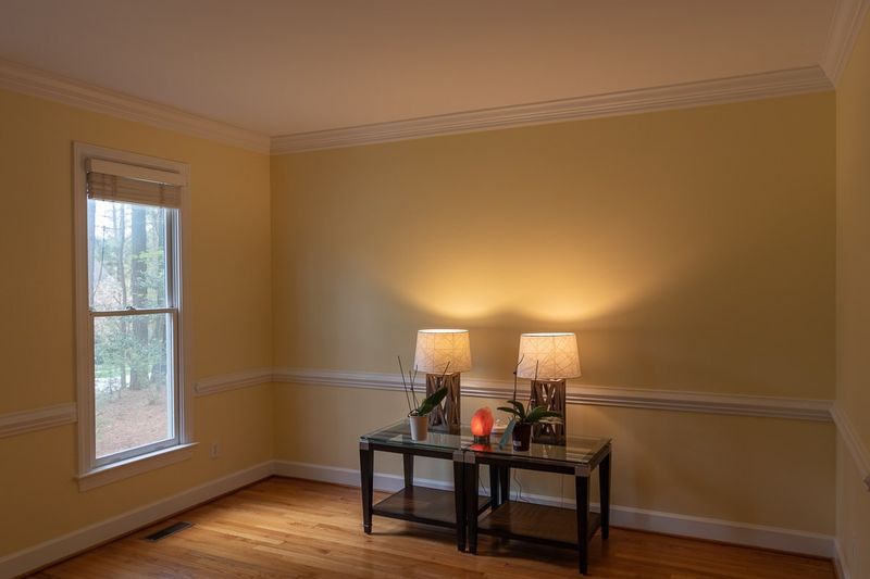 1000 Staffield Ln, Chapel Hill, NC 27516