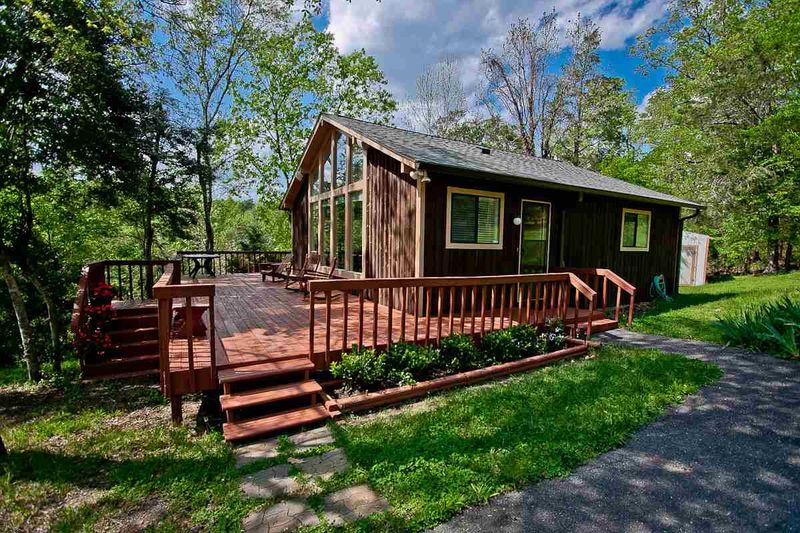 1000 Wave Rd, Chapel Hill, NC 27517