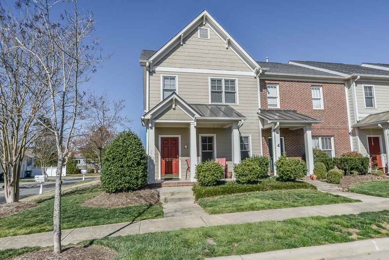 10001 David Stone Dr, Chapel Hill, NC 27517