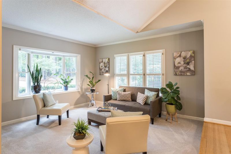 10008 Sycamore Rd, Raleigh, NC 27613