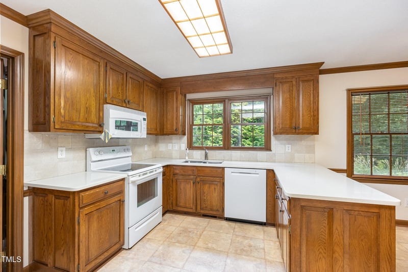 10008 Whitestone Rd, Raleigh, NC 27615
