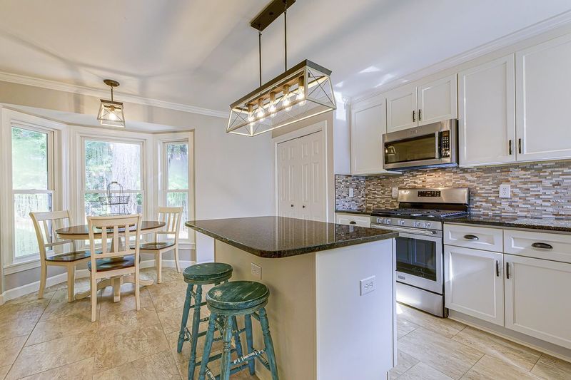 10009 Kilnstone Ln, Raleigh, NC 27613
