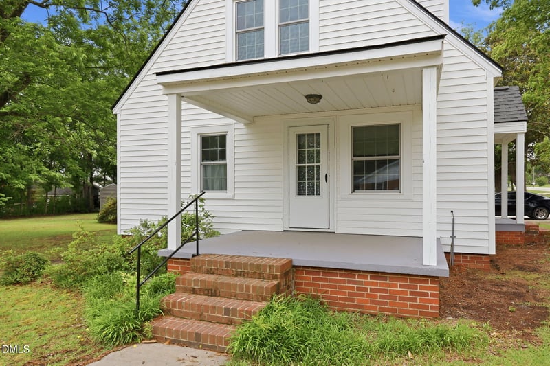 1001 9th St, Lillington, NC 27546