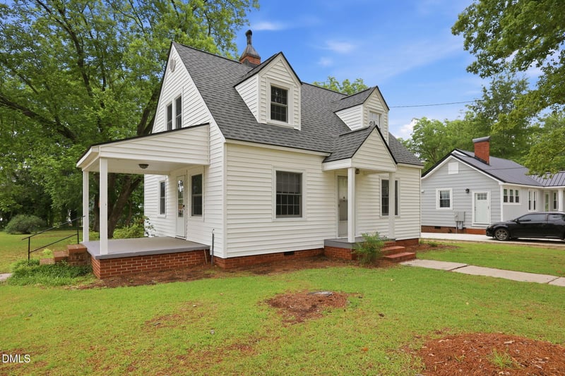 1001 9th St, Lillington, NC 27546