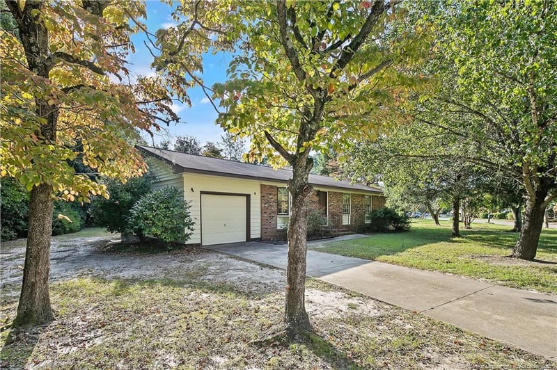 1001 Arberdale Dr, Fayetteville, NC 28304