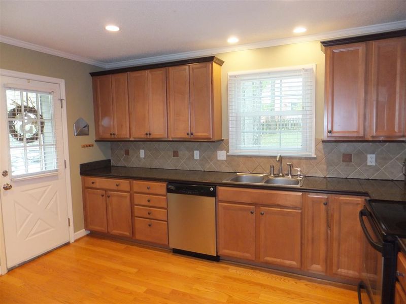 1001 Cherokee Ct, Apex, NC 27502