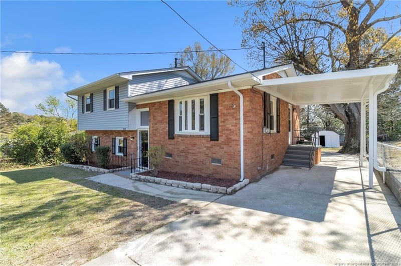 1001 Chesterfield Dr, Fayetteville, NC 28305
