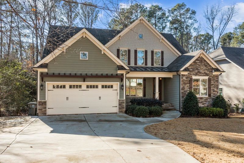 1001 Collins Dr, Raleigh, NC 27609
