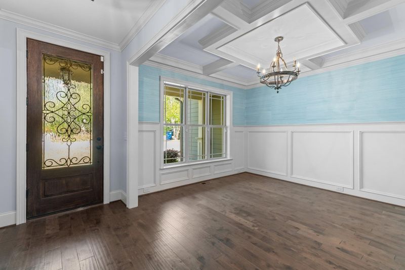1001 Collins Dr, Raleigh, NC 27609