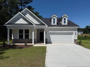 1001 Commodore Ct, Fayetteville, NC 28312