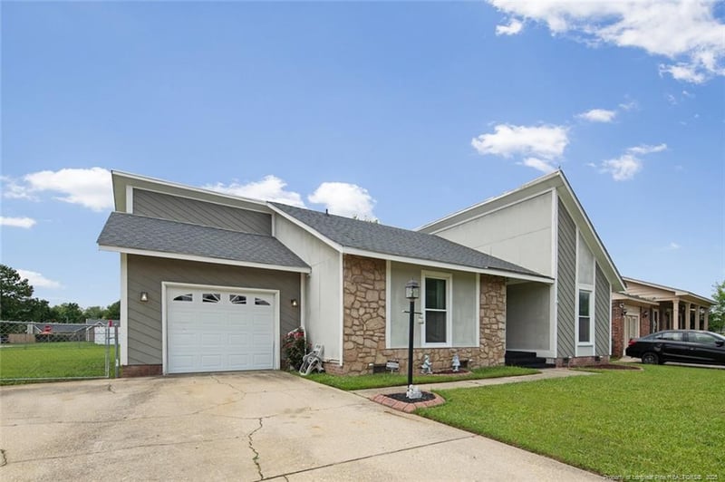 1001 Glen Reilly Dr, Fayetteville, NC 28314