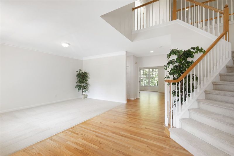 1001 Grogans Mill Ln, Cary, NC 27519
