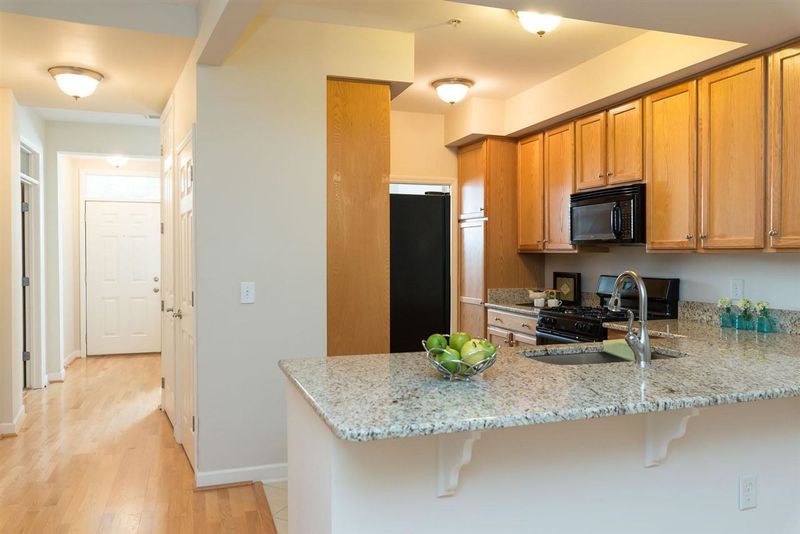 1001 Hillsborough St #204, Raleigh, NC 27603