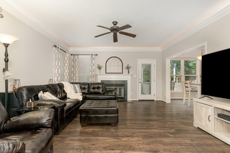 1001 Kingsway Dr, Apex, NC 27502