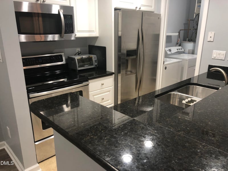 1001 Kingswood Dr #A, Chapel Hill, NC 27517