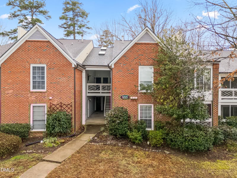 1001 Kingswood Dr #J, Chapel Hill, NC 27517