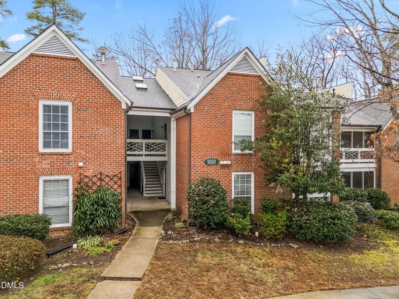 1001 Kingswood Dr #J, Chapel Hill, NC 27517