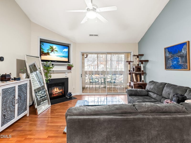 1001 Kingswood Dr #J, Chapel Hill, NC 27517