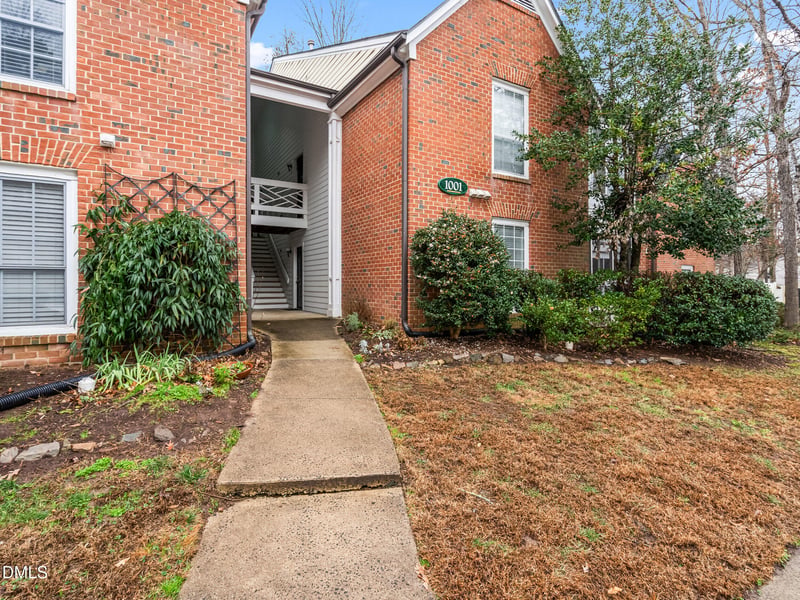 1001 Kingswood Dr #J, Chapel Hill, NC 27517
