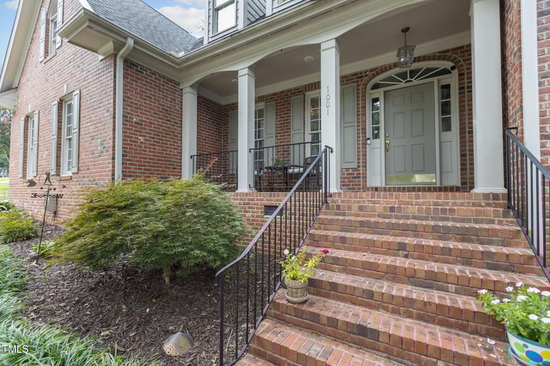 1001 Neuse Ridge Dr, Clayton, NC 27527