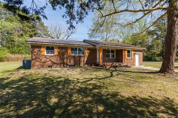 1002 Able St, Elizabethtown, NC 28337