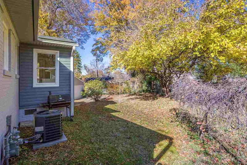 1002 Brighton Dr, Raleigh, NC 27610