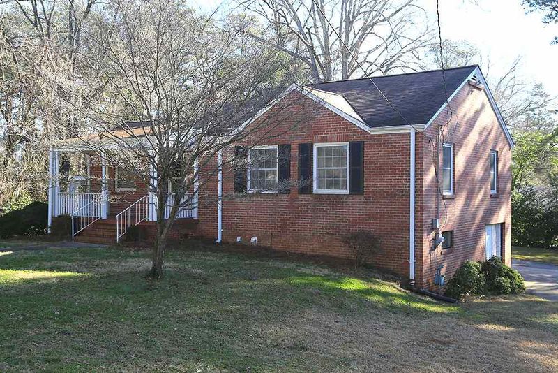 1002 Brooks Ave, Raleigh, NC 27607