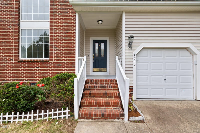 1002 Chickering Ct, Apex, NC 27502