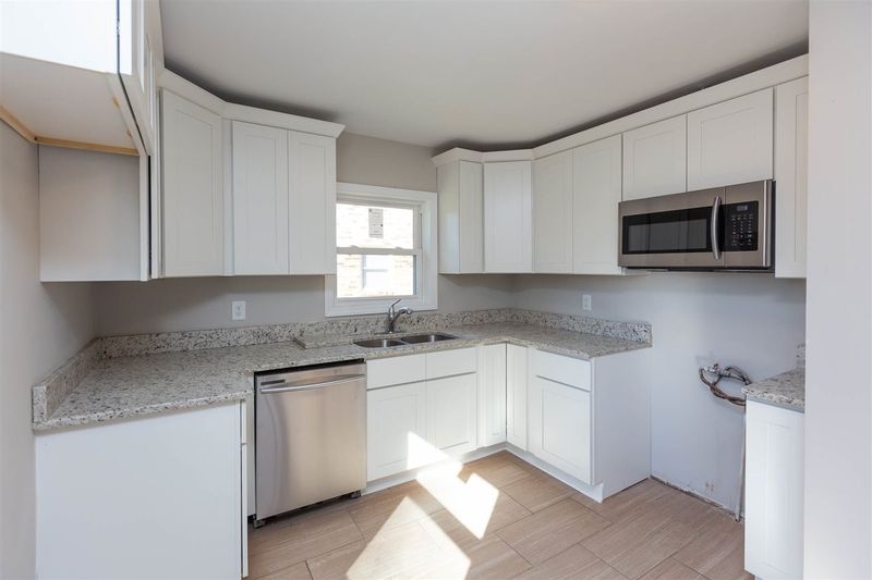 1002 Da Vinci St, Durham, NC 27704