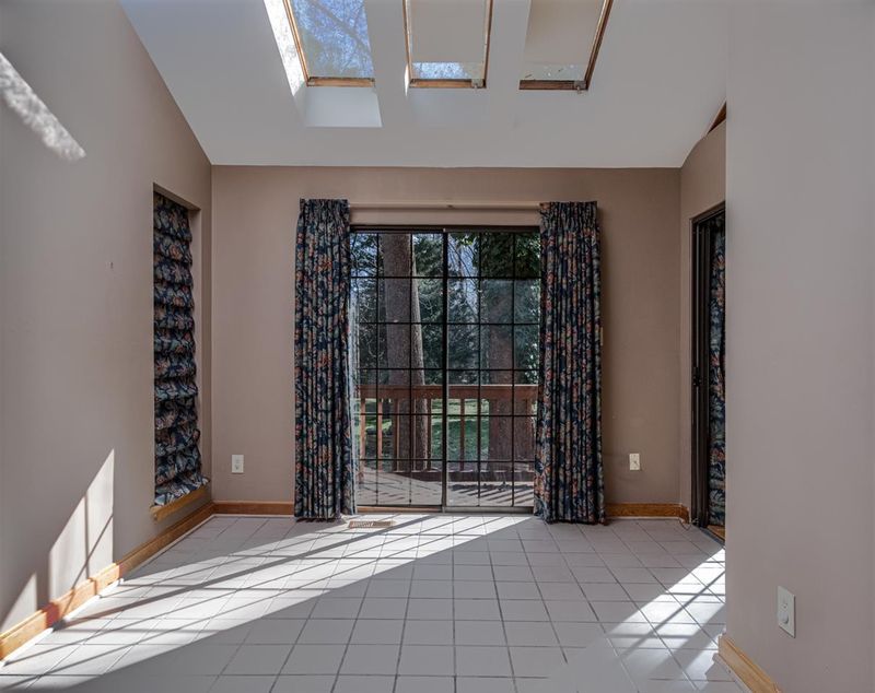 1002 Damascus Church Rd, Chapel Hill, NC 27516