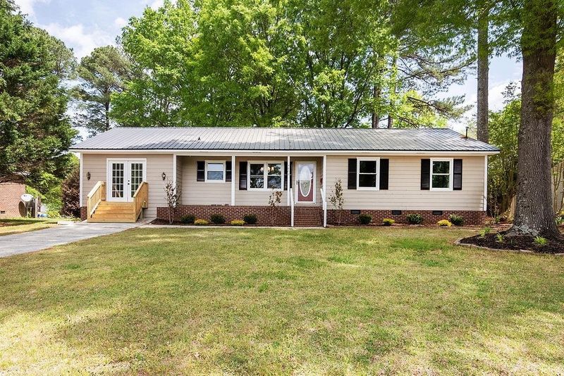 1002 Dixie Dr, Selma, NC 27576